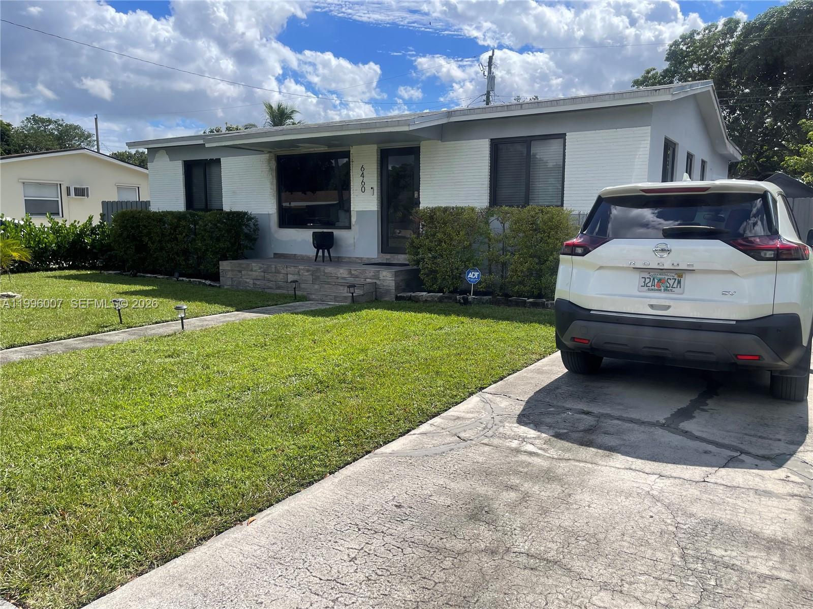 HOLLYWOOD, FL — photo 3 of 19