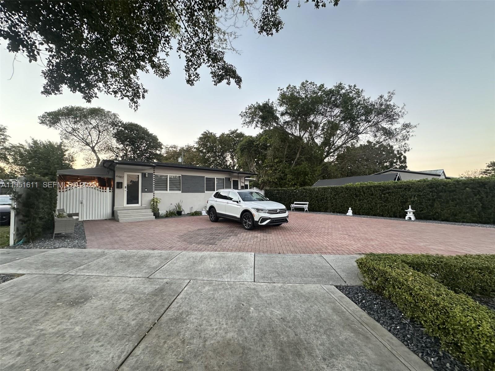 4485 SW 7th St, Miami FL 33134