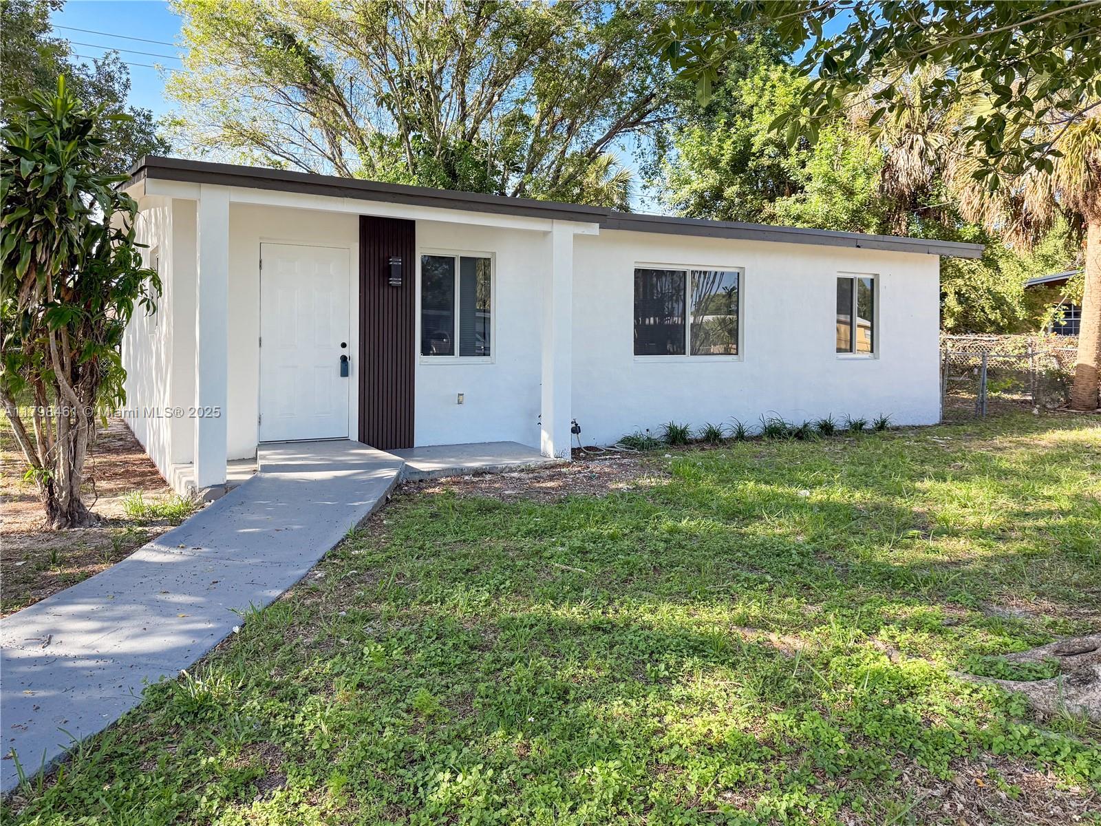 3631 NW 4th St, Lauderhill FL 33311