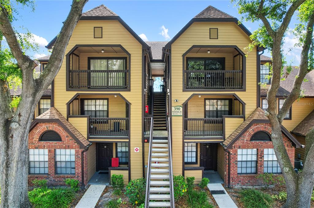 390 WOODSIDE DRIVE UNIT 302