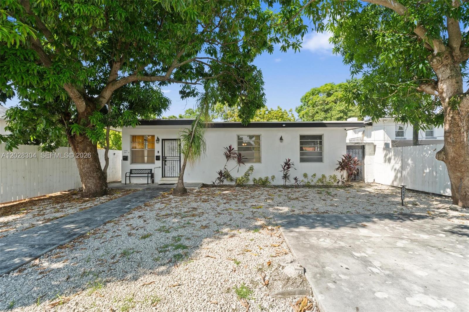 2453 SW 17th St, Miami FL 33145