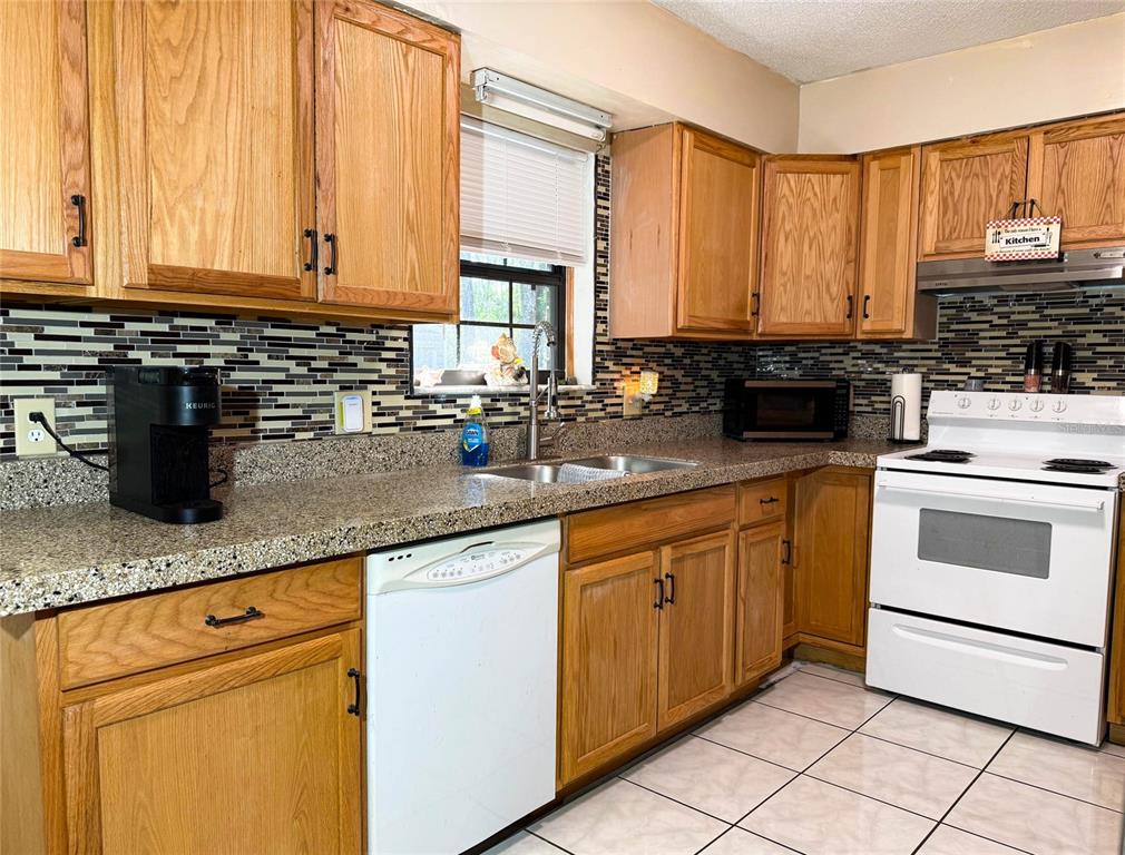 620 GLENDALE STREET, STARKE, FL — photo 4 of 28