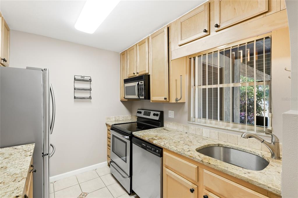 3365 RAMBLEWOOD DRIVE N UNIT 35C8, SARASOTA, FL — photo 5 of 30