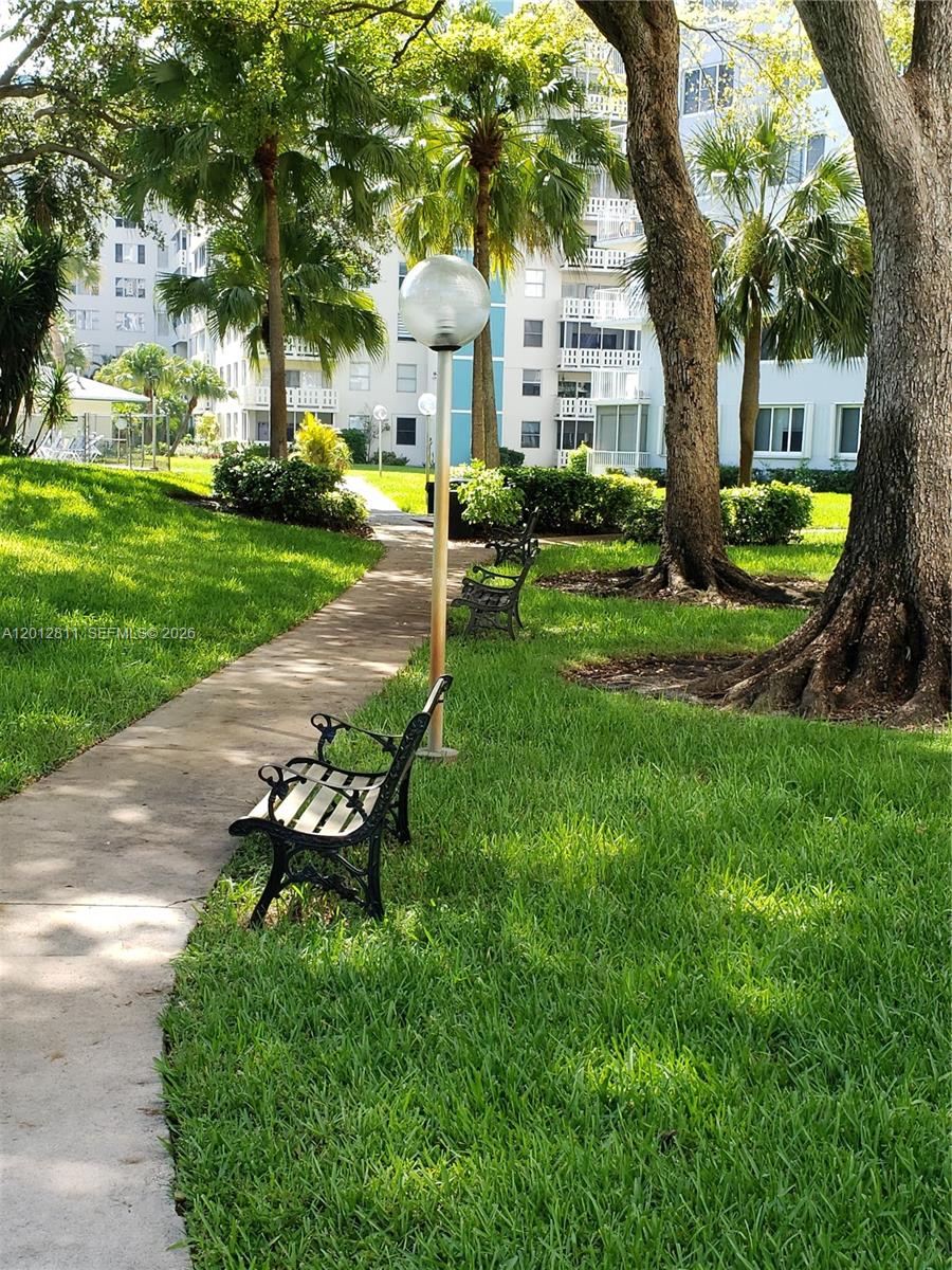 HOLLYWOOD, FL — photo 2 of 21