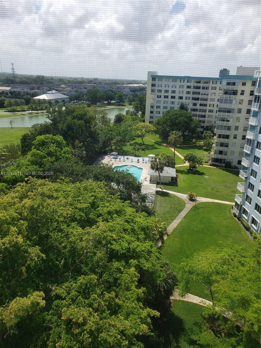 HOLLYWOOD, FL — photo 4 of 21