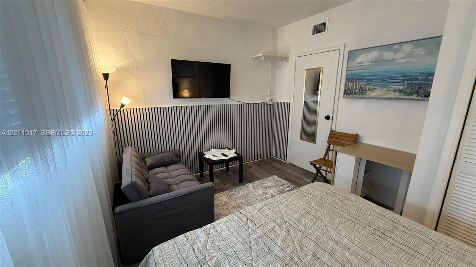 115 SE 2nd St # 2, Dania Beach FL 33004