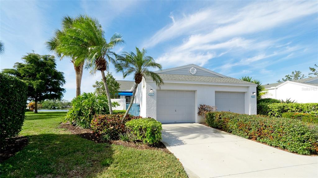 836 WATERSIDE LANE