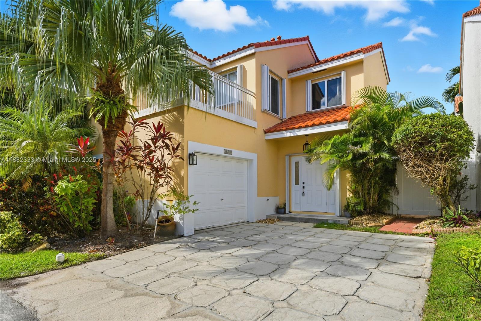 3625 Murano Dr, Hollywood FL 33021