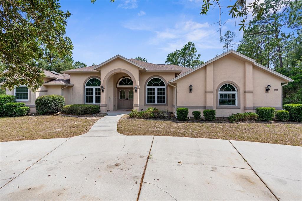 8518 N LINWOOD LOOP