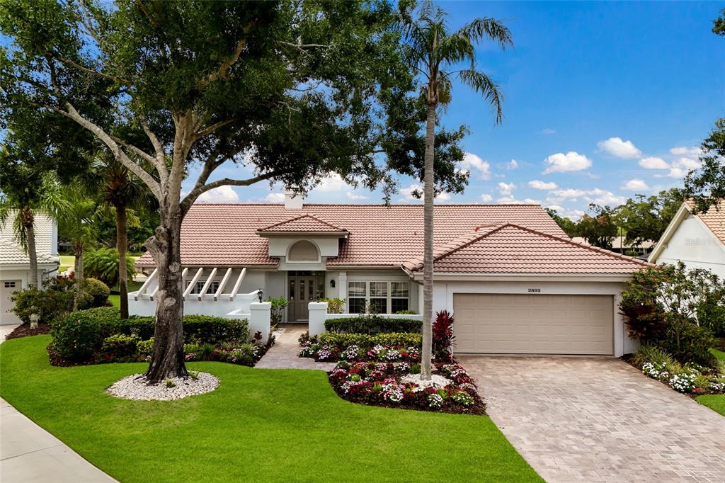 2893 SANDRINGHAM PLACE