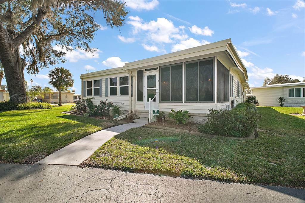 8 GALLINULE COURT