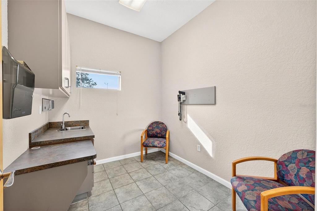 1318 S EUSTIS STREET, EUSTIS, FL — photo 5 of 30