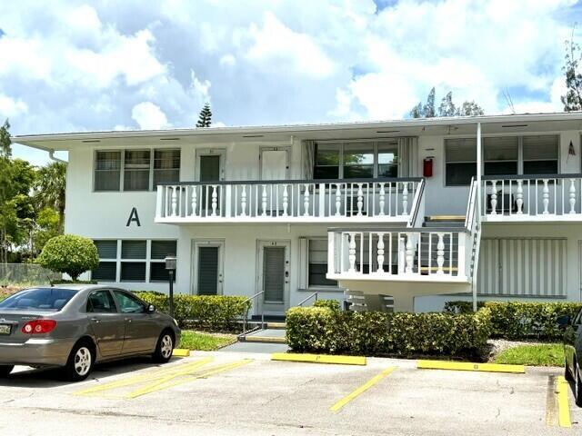 12 Windsor A # 12, West Palm Beach FL 33417