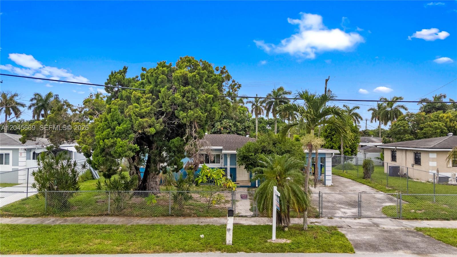 3030 NW 176th St, Miami Gardens FL 33056