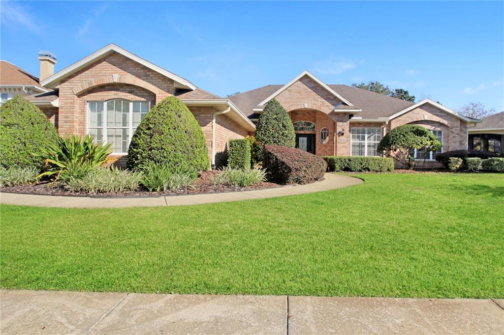 400 INTERLACHEN COURT