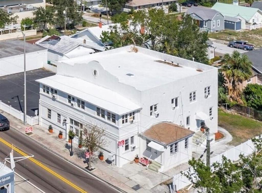 218 N PINELLAS AVENUE