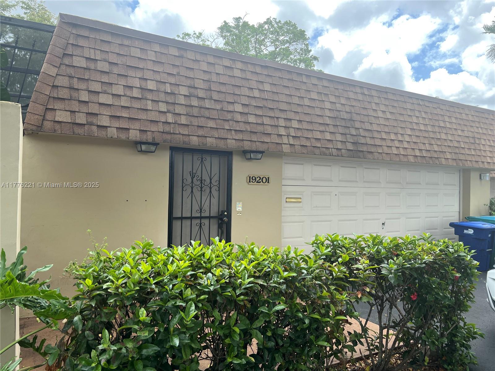 19201 E Lake Dr, Hialeah FL 33015