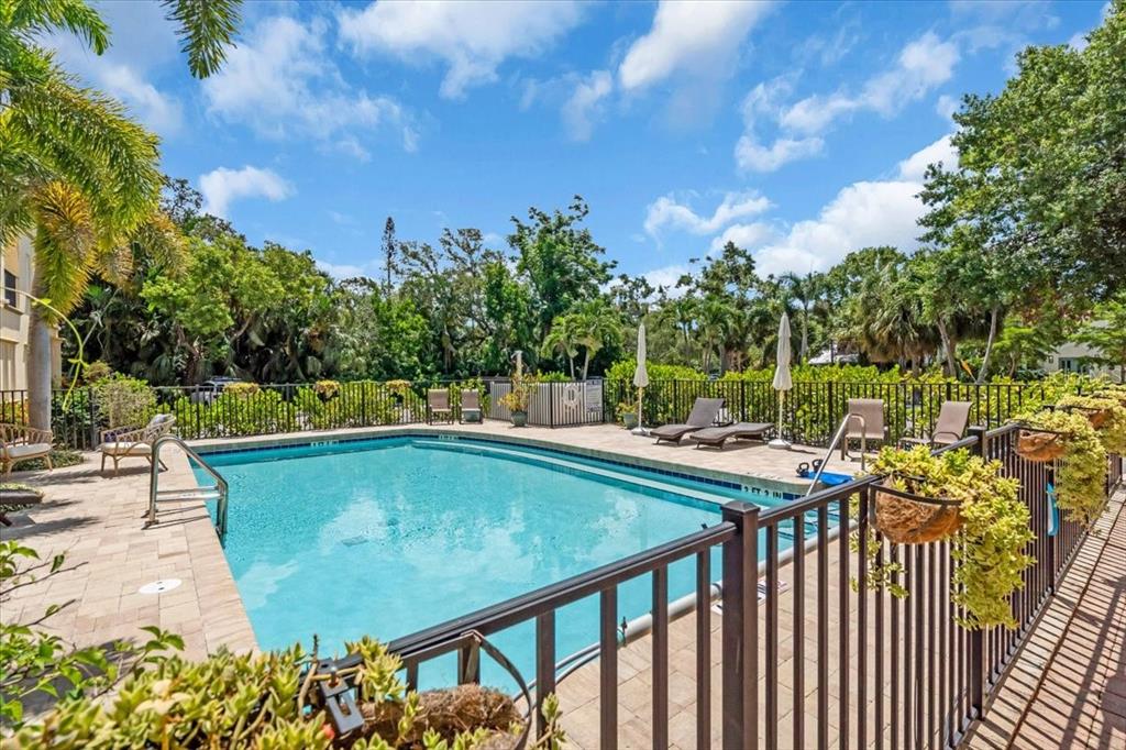 1685 LAUREL STREET UNIT 4, SARASOTA, FL — photo 2 of 30