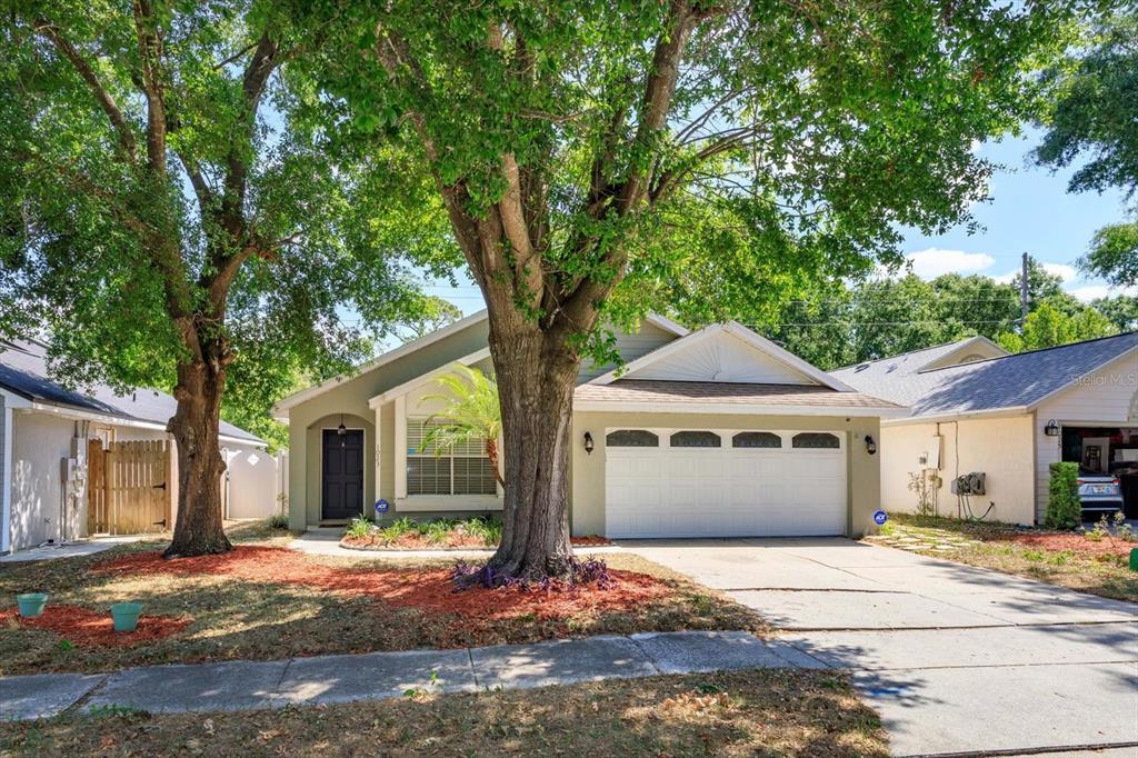 1023 ROYAL OAKS DRIVE