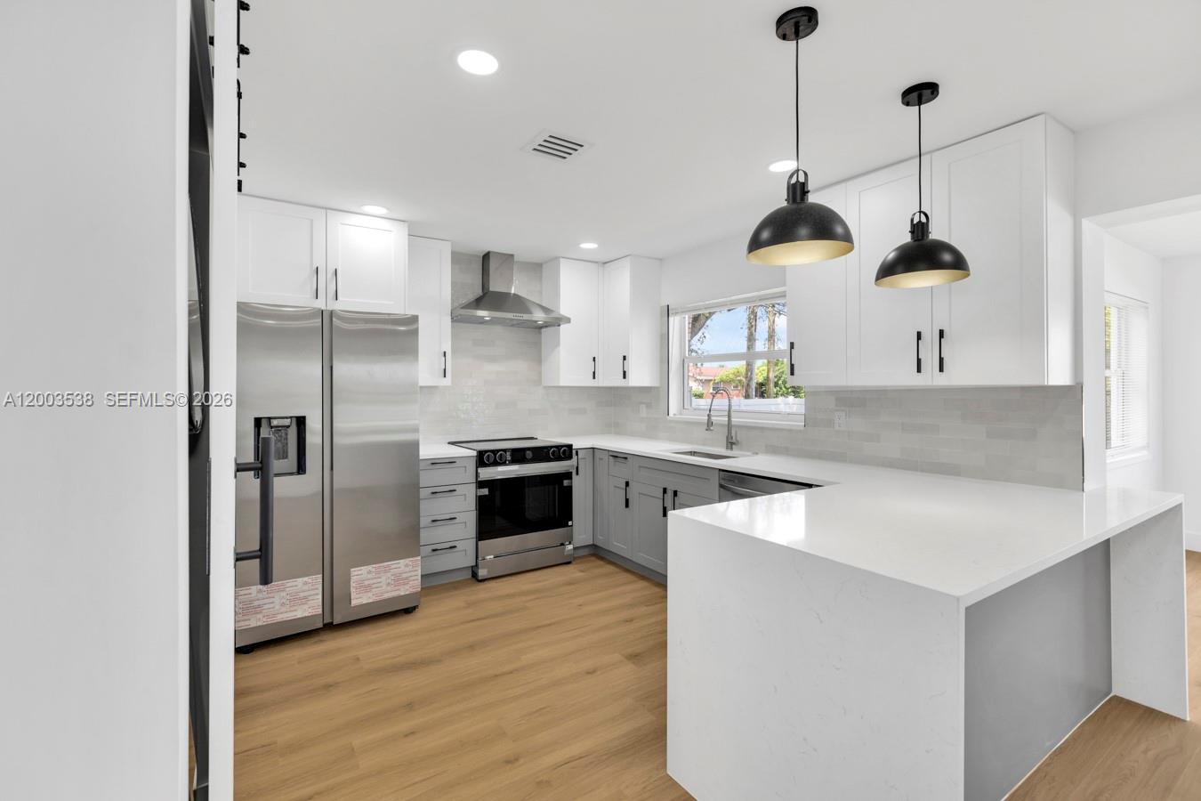 327 SE 2nd Ave, Dania Beach FL 33004