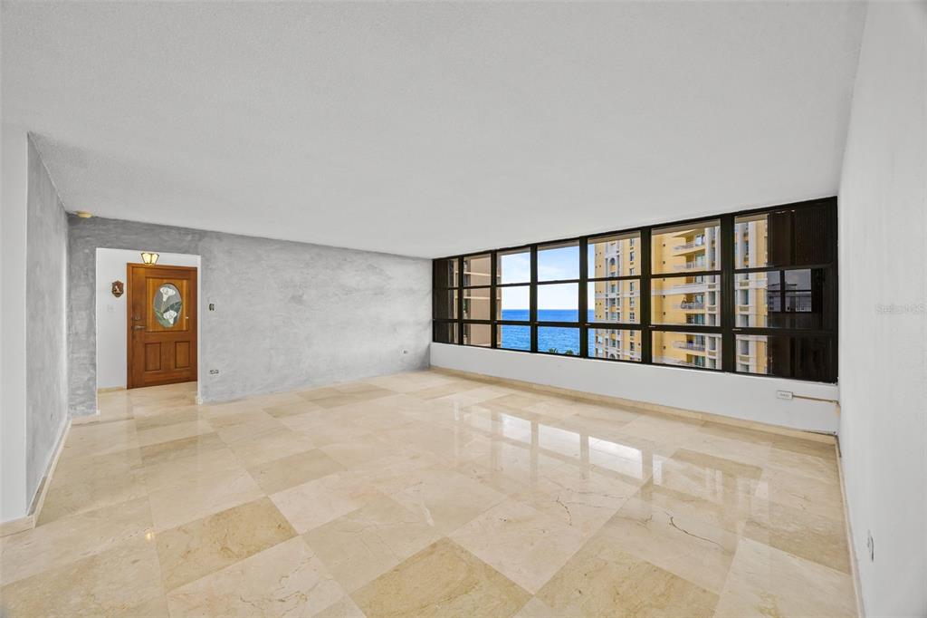 Calle Taft COND. PLAYA GRANDE UNIT 9F