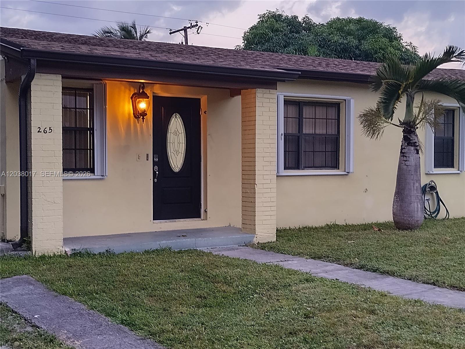 265 NW 190th St, Miami Gardens FL 33169