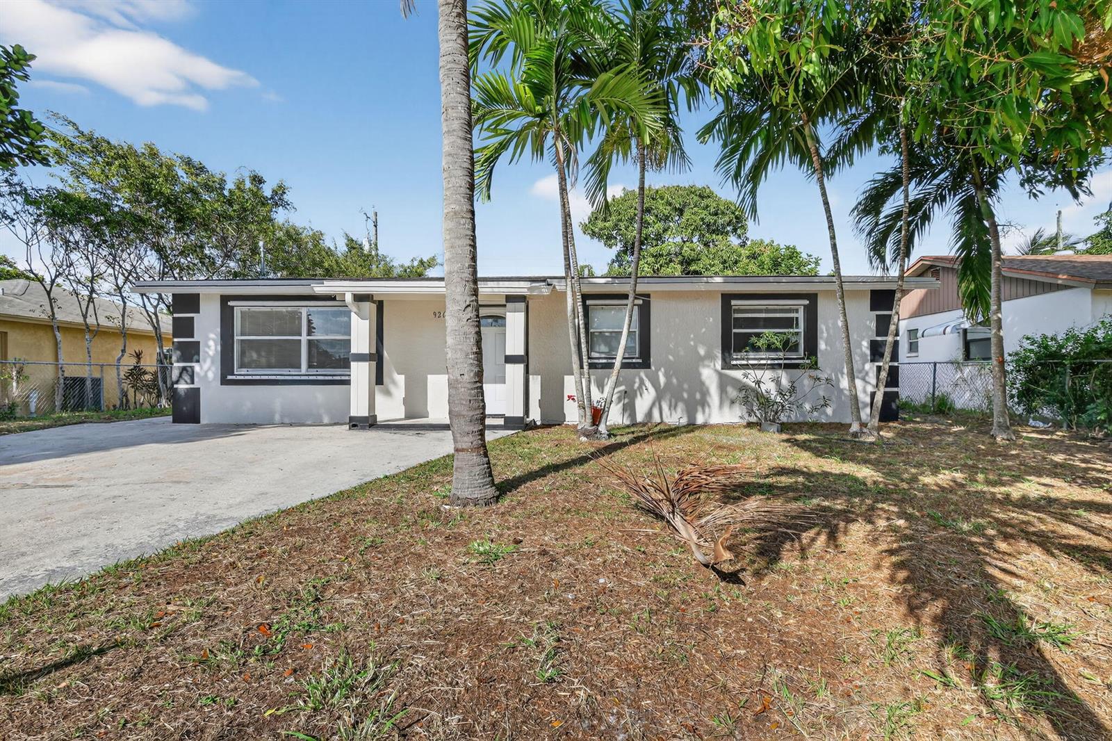 926 S 13th Avenue S, FL 33460