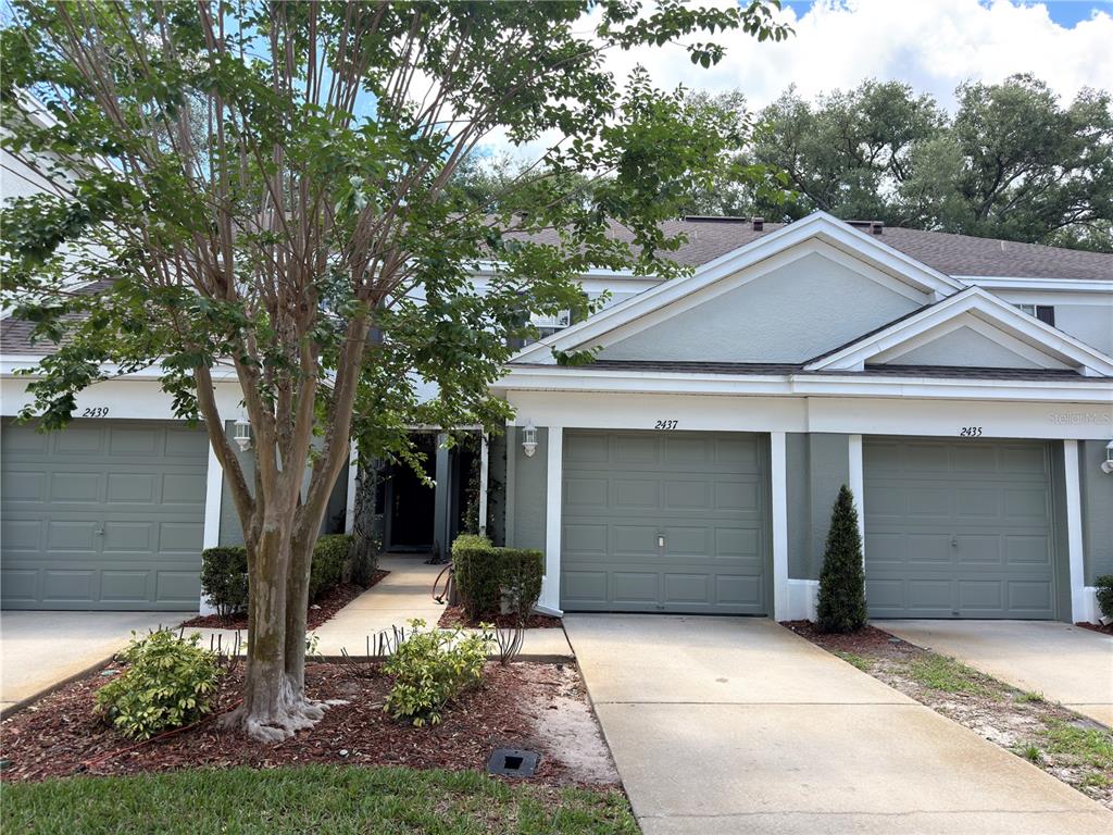 2437 EARLSWOOD COURT