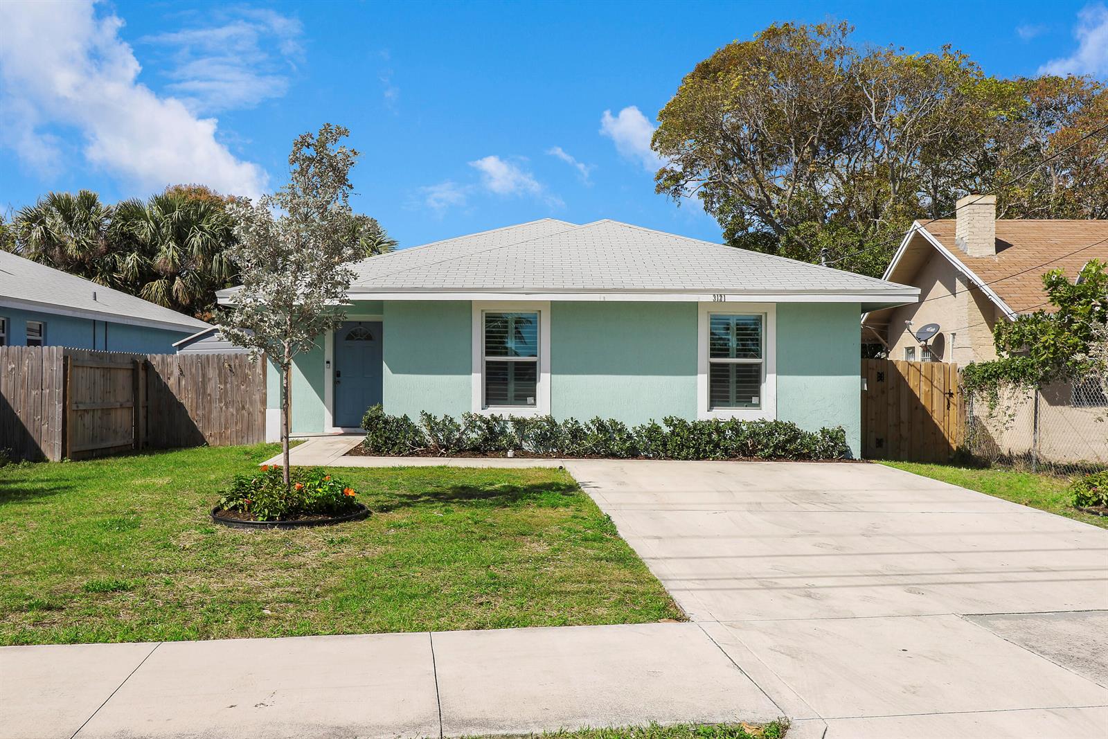 3121 Pinewood Avenue, West Palm Beach FL 33407