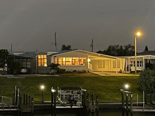 817 S WATERWAY