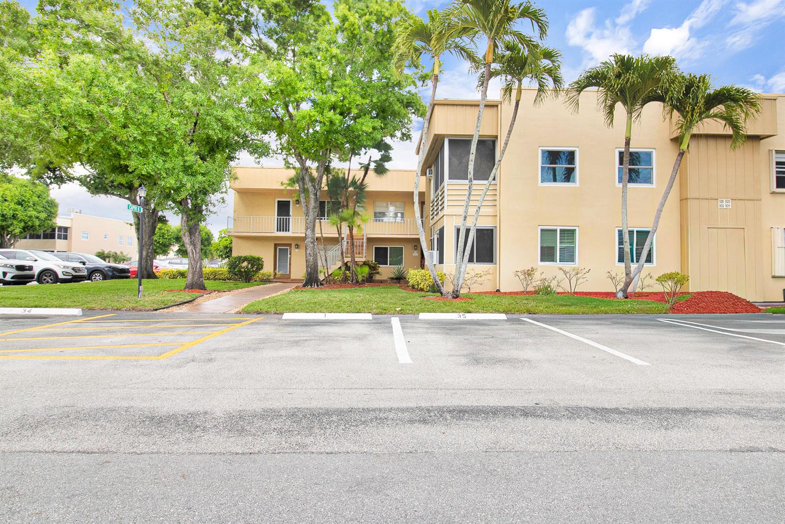 525 Capri K, Delray Beach FL 33484