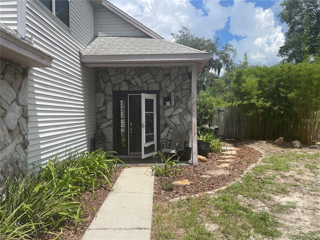 9828 BUBBLING BROOK COURT