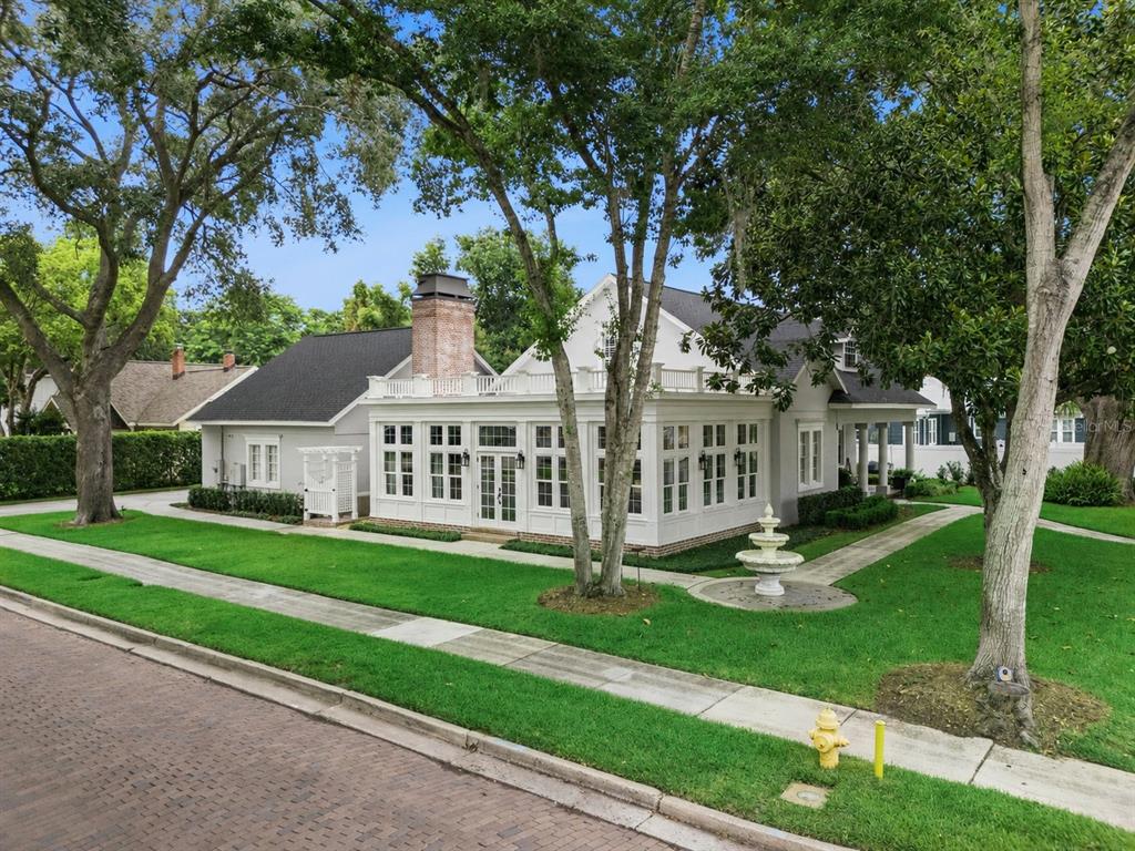 121 W MAPLE STREET