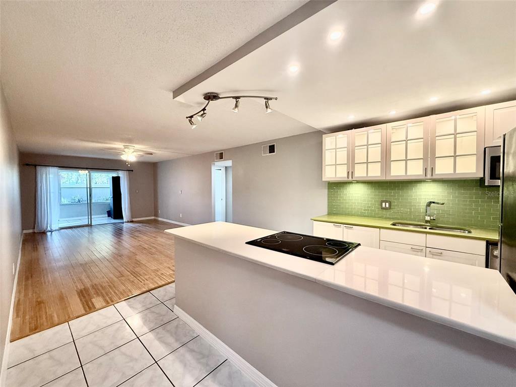 4500 E BAY DRIVE UNIT 149, CLEARWATER, FL — photo 3 of 25