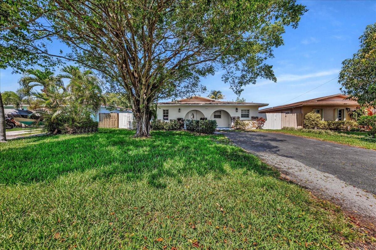 4641 SW 43rd Avenue, Dania Beach FL 33314
