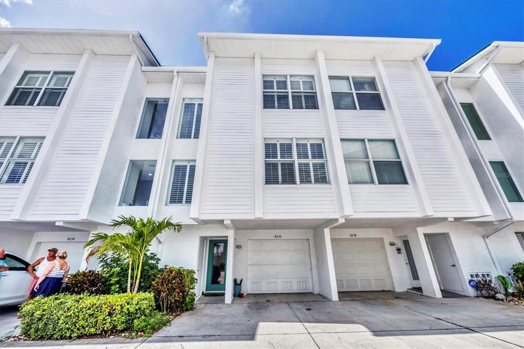 8234 HARBORSIDE CIRCLE
