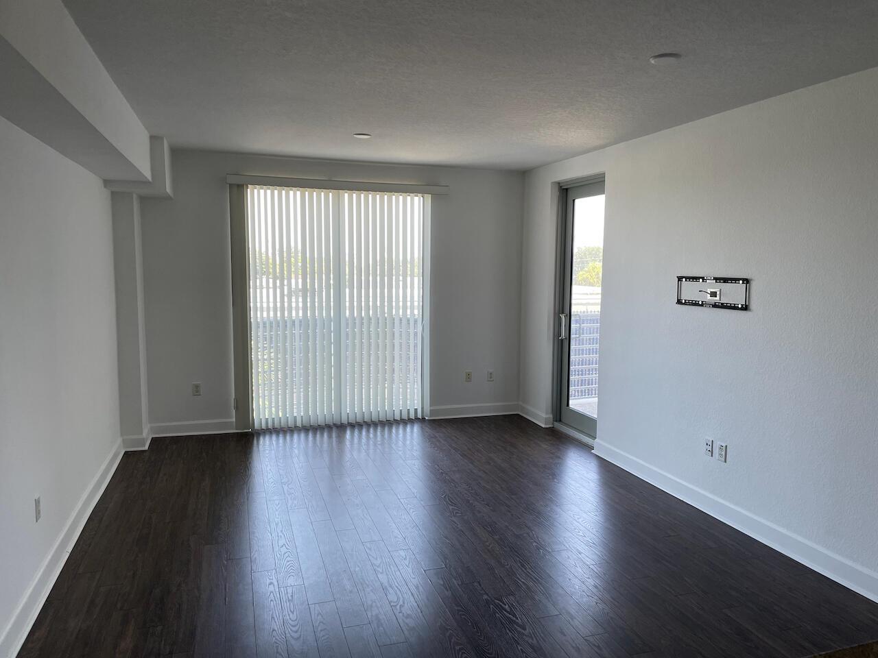 1830 Radius Drive # 307, Hollywood FL 33020