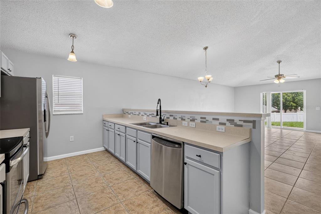 2225 SANDRIDGE CIRCLE, EUSTIS, FL — photo 5 of 22