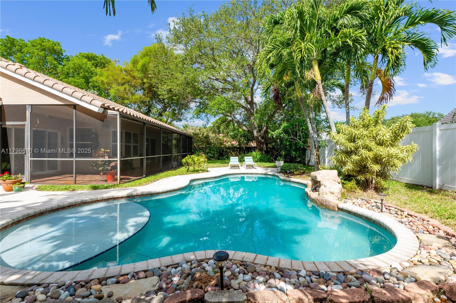 15941 Cobblestone Ct, Davie FL 33331