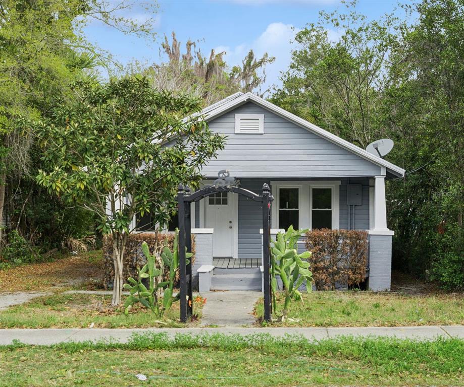547 E VOORHIS AVENUE