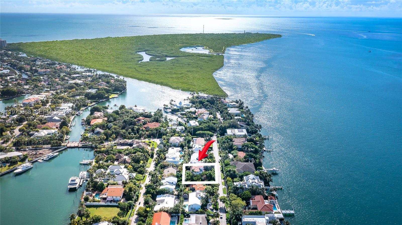 An aerial view shows a residential property highlighted in a white box near the coast — 541 S Mashta Dr, Key Biscayne FL 33149, KEY BISCAYNE, FL