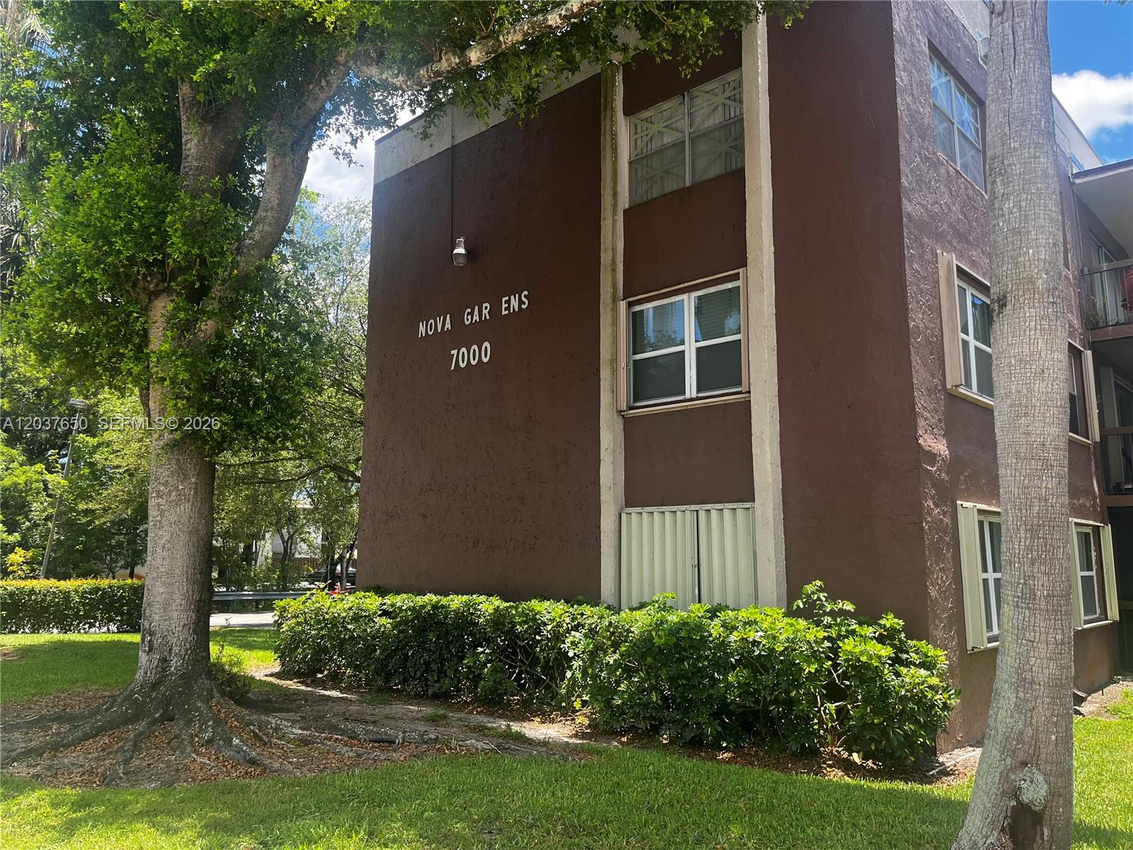 7000 Nova Dr # 103E, Davie FL 33317