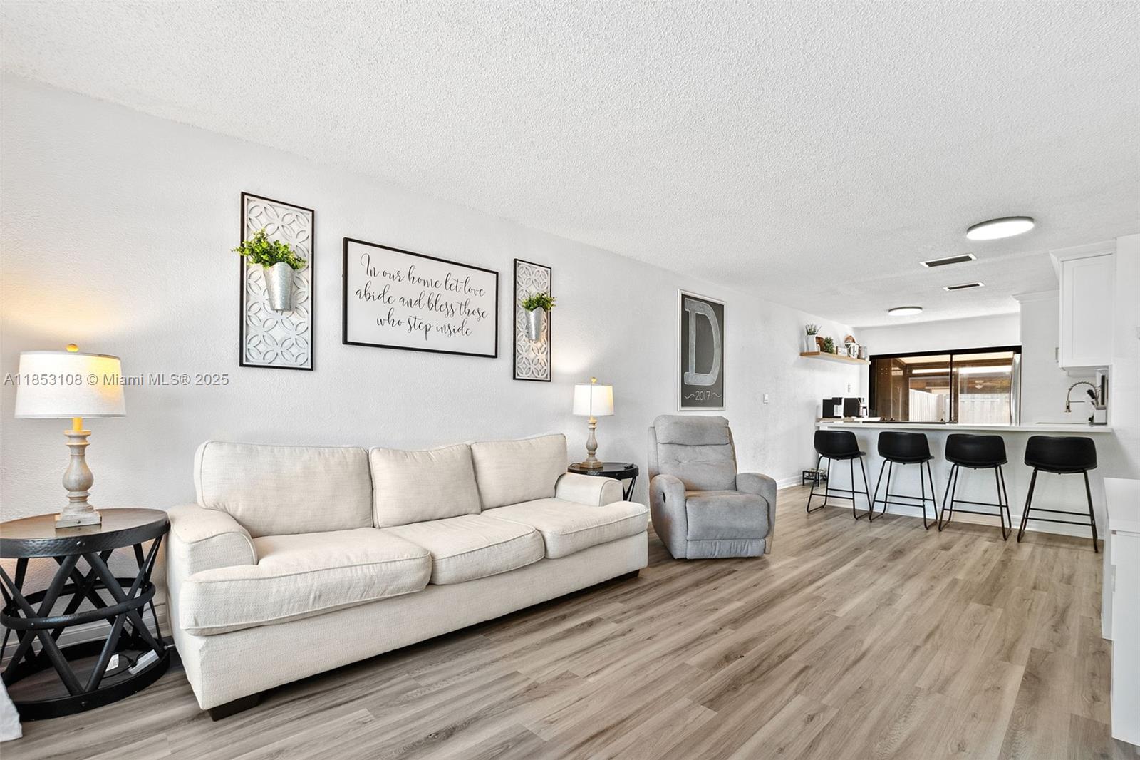 2350 Oak Ct, Pembroke Pines FL 33026