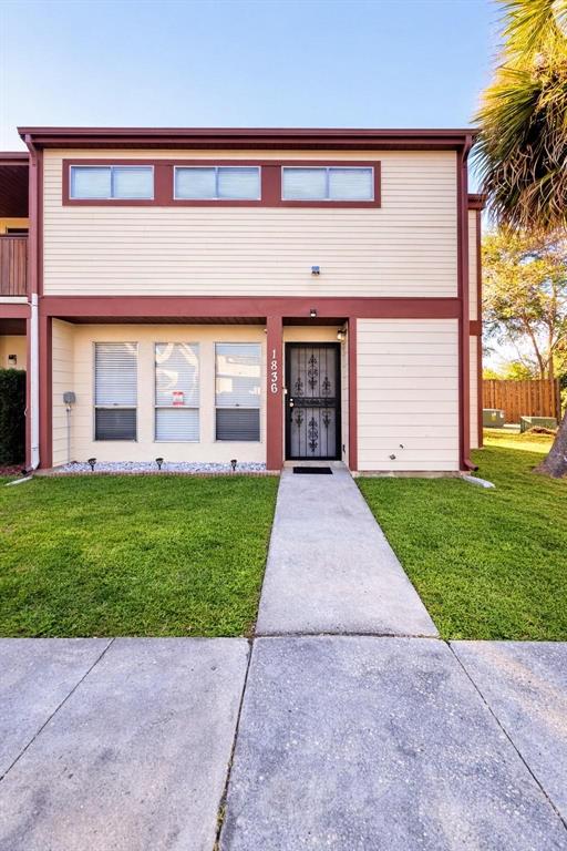 1836 WARRINGWOOD DRIVE UNIT B4