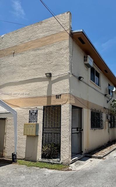 927 NW 7th Ct # 2, Miami FL 33136