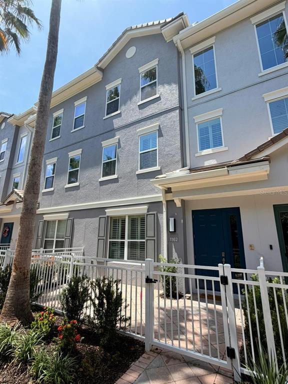 1162 BOLTON PLACE