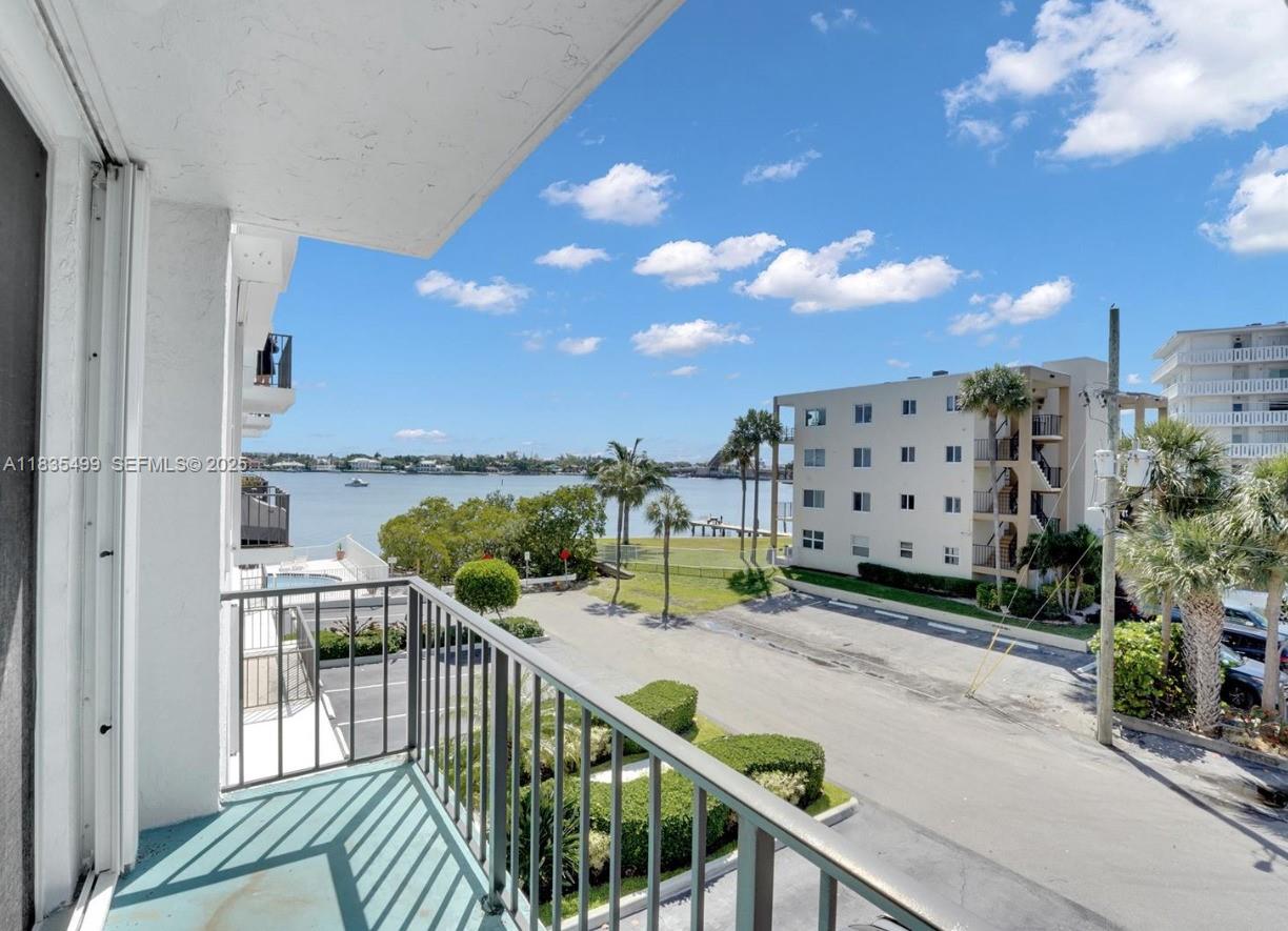 301 Croton Ave # 203, Lantana FL 33462