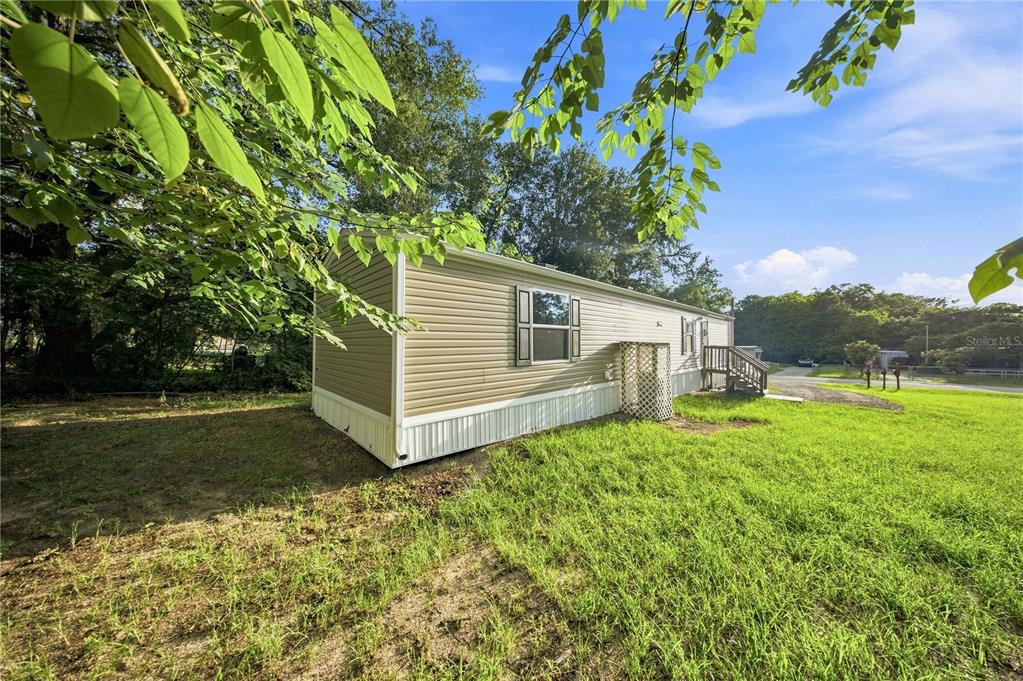 11945 SE 99TH COURT, BELLEVIEW, FL — photo 4 of 29
