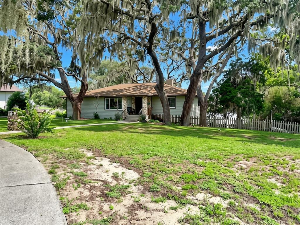 10844 POINCIANA DRIVE