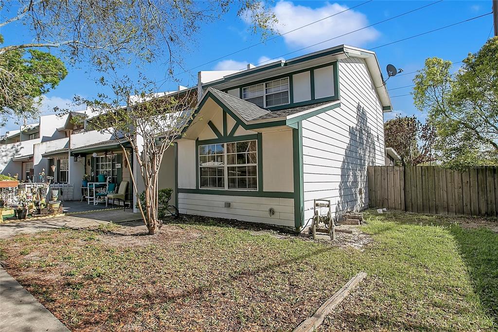 832 W 25TH STREET